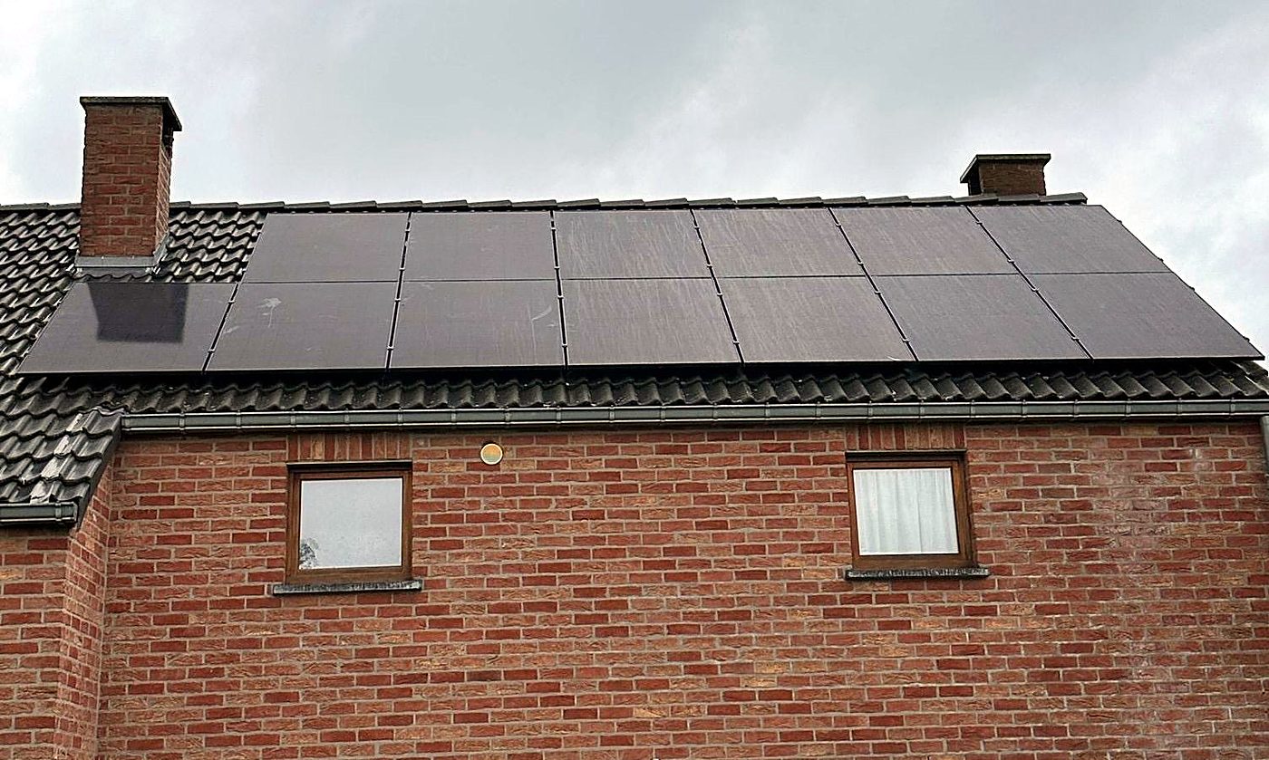 Toiture équipée de panneaux solaires